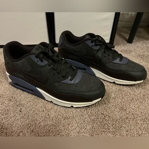 Nike AirMax men’s size 13